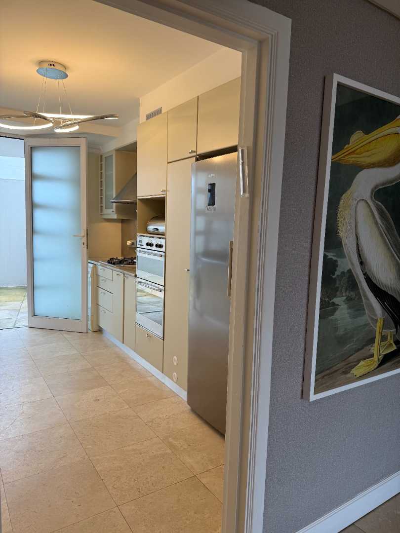 To Let 3 Bedroom Property for Rent in Sea Point Western Cape